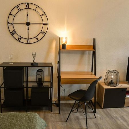 Moderne Ferienwohnung in direkter Nähe zur Uni, Netflix Gratis, WLAN, Waschmaschine, Geschirrspüler, Zentrum, Chemnitz Exterior foto