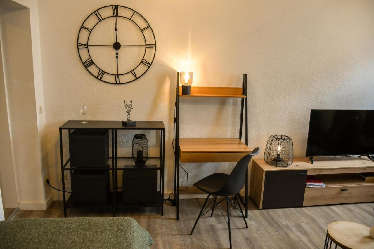Moderne Ferienwohnung in direkter Nähe zur Uni, Netflix Gratis, WLAN, Waschmaschine, Geschirrspüler, Zentrum, Chemnitz Exterior foto